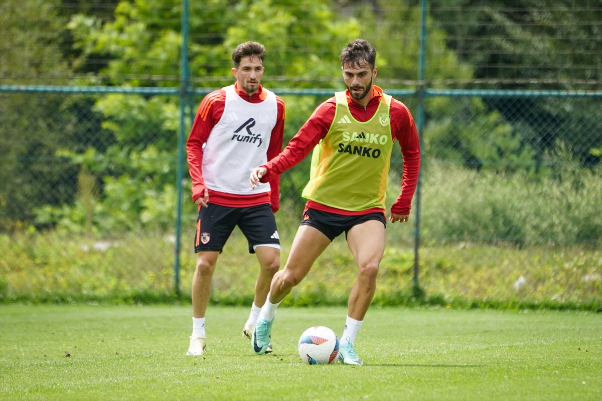 Düzce'de kamp yapan Trendyol Süper Lig ekibi Gaziantep FK, sezon hazırlıklarına yaptığı idmanla...