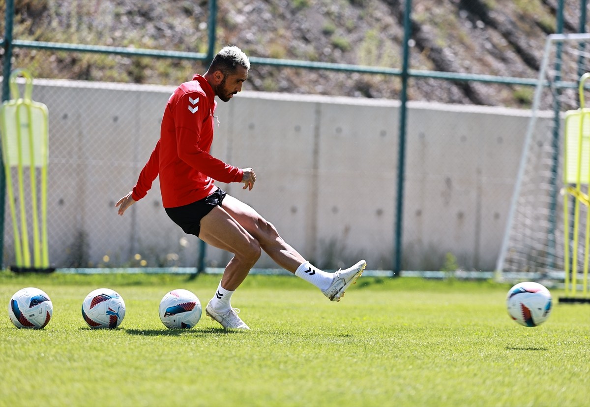 EMS Yapı Sivasspor, 2024-2025 sezonu hazırlıklarının ikinci etap çalışmalarını Erzurum'da teknik...