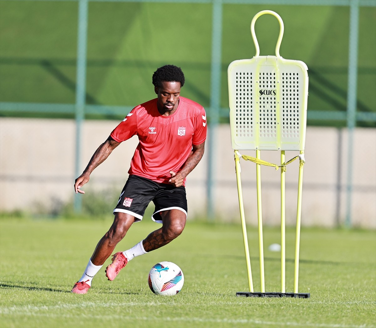 EMS Yapı Sivasspor, 2024-2025 sezonu hazırlıklarının ikinci etap çalışmalarını Erzurum'da teknik...