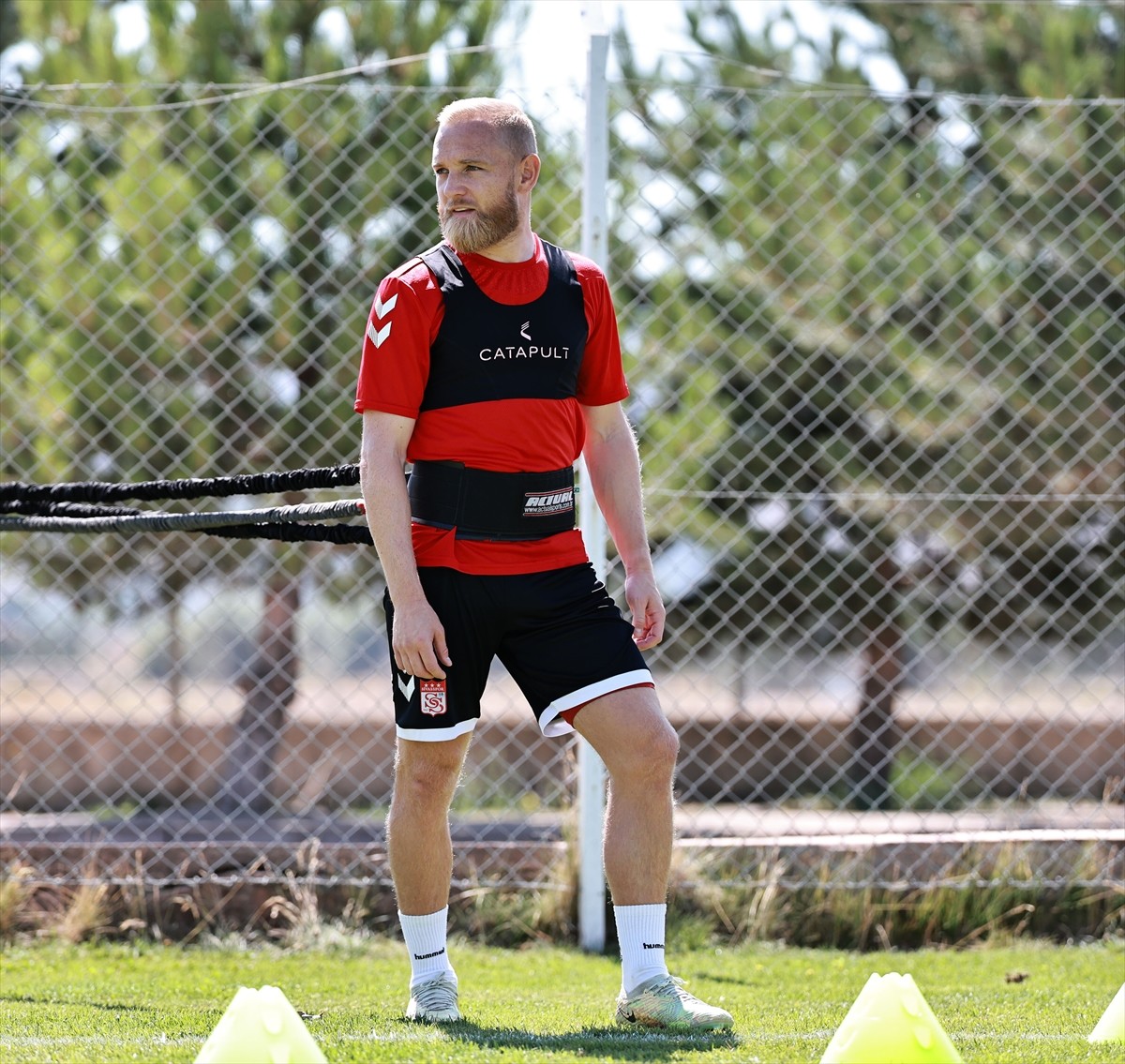 EMS Yapı Sivasspor, 2024-2025 sezonu hazırlıklarının üçüncü etap çalışmalarını teknik direktör...