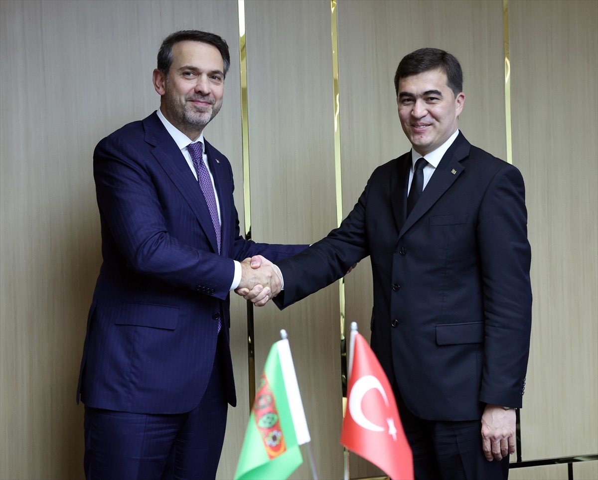 Enerji ve Tabii Kaynaklar Bakanı Alparslan Bayraktar (sağda), 2 günlük Türkmenistan ziyareti...