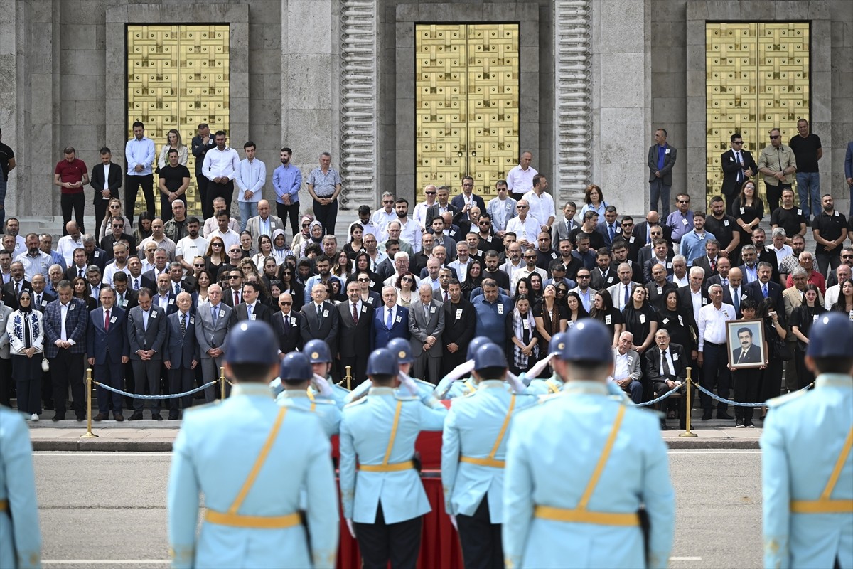 Eski Devlet Bakanı Salih Sümer için Meclis'te cenaze töreni düzenlendi. Ankara'da tedavi gördüğü...
