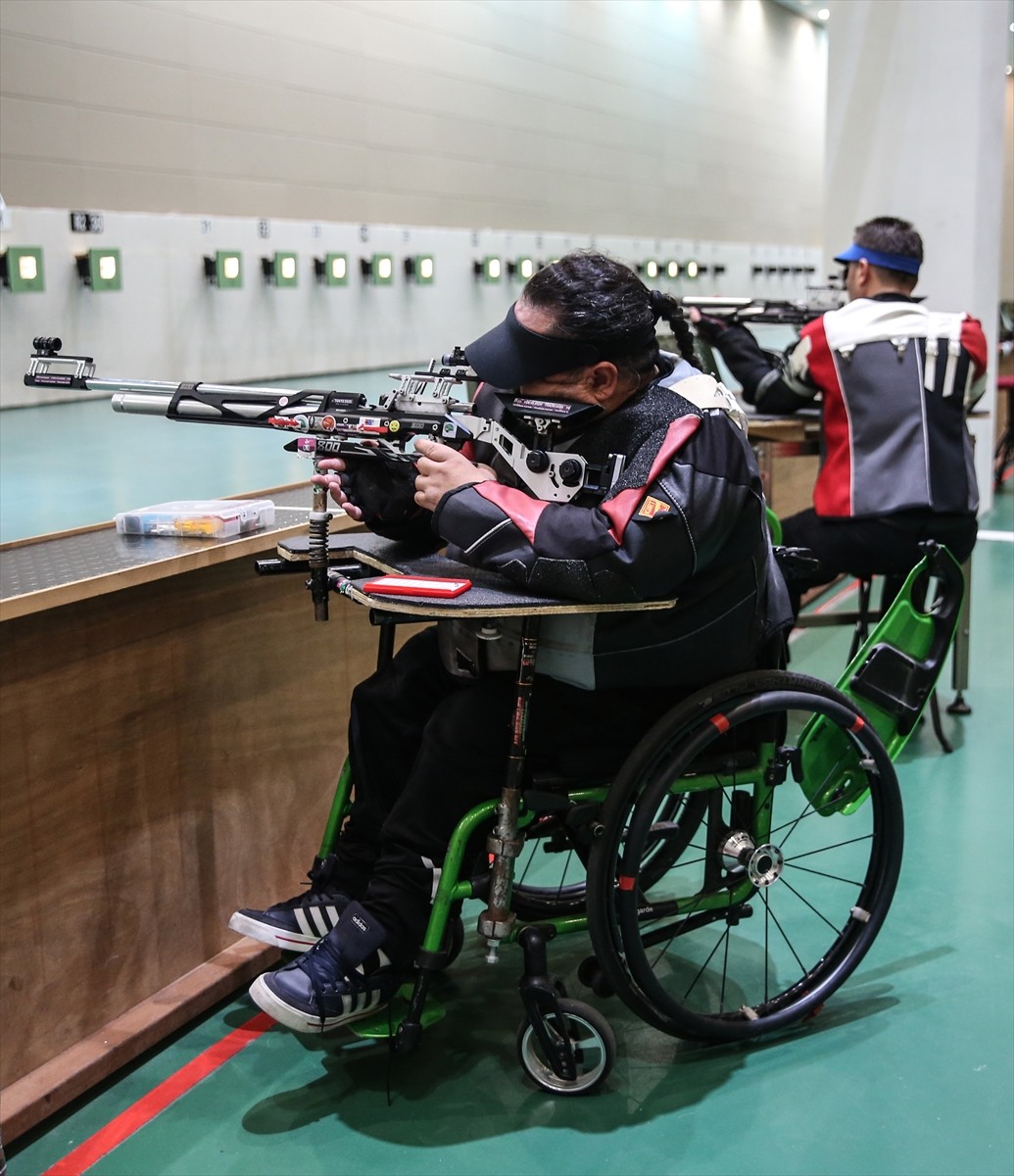 Fransa'da düzenlenecek Paris 2024 Paralimpik Oyunları'nda 8 sporcuyla mücadele edecek Para...