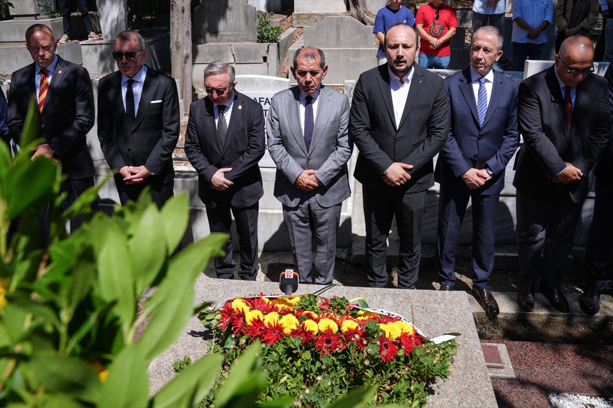 Galatasaray Spor Kulübünün kurucusu Ali Sami Yen, vefatının 73. yıl dönümünde Feriköy...