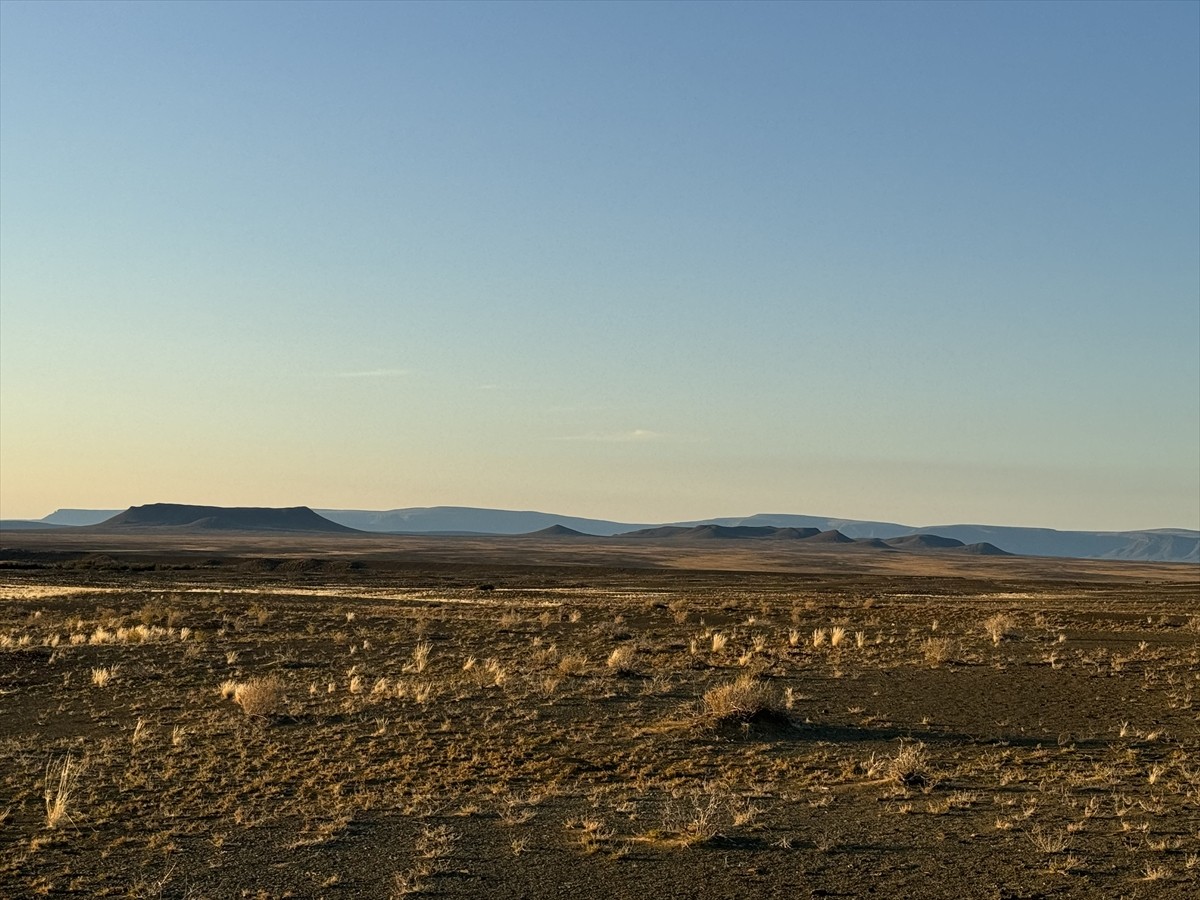 Güney Afrika Cumhuriyeti'nin güneybatısından başlayıp, Atlas Okyanusu sahilleri boyunca Namib...