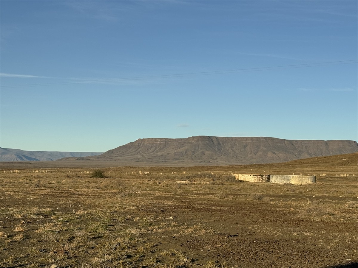 Güney Afrika Cumhuriyeti'nin güneybatısından başlayıp, Atlas Okyanusu sahilleri boyunca Namib...