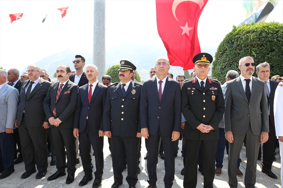 Hatay'ın ana vatana katılışının 85'nci yıl dönümü dolayısıyla tören düzenlendi. Antakya Cumhuriyet...
