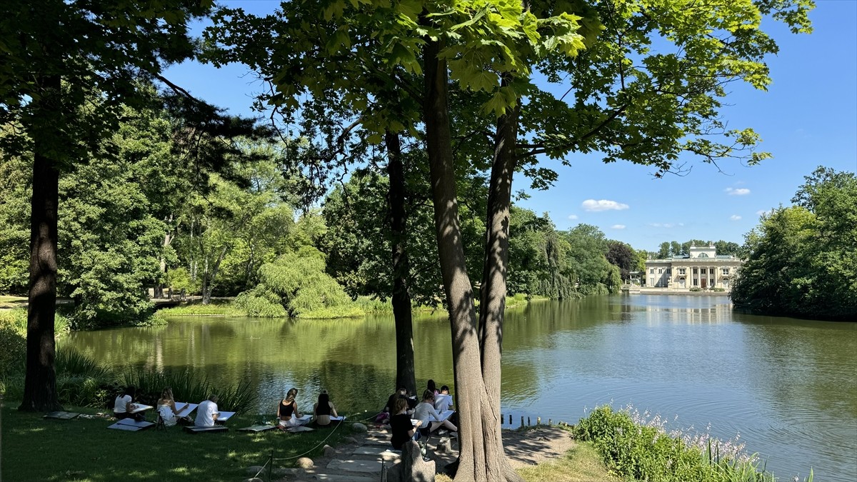 İkinci Dünya Savaşı'nda yüzde 80'inin yok olmasının ardından adeta küllerinden doğarak "Anka Kuşu"...