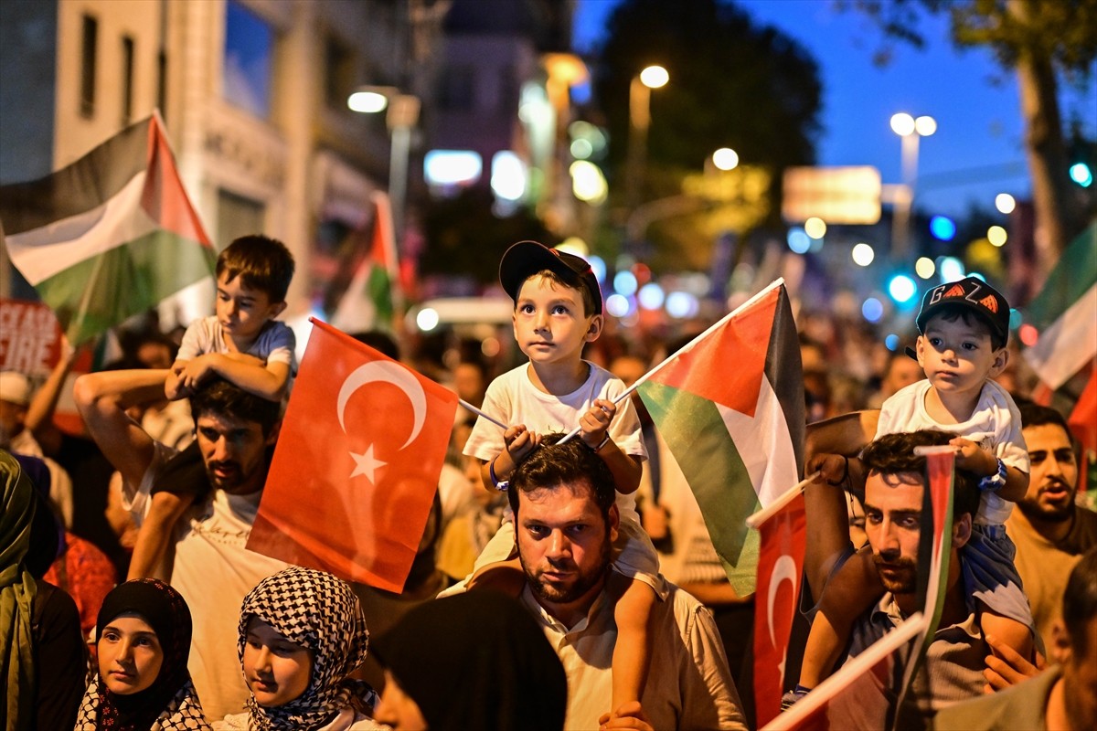 İnsan Hak ve Hürriyetleri İnsani Yardım Vakfı ile Gazze Dayanışma Platformu'nun da aralarında...