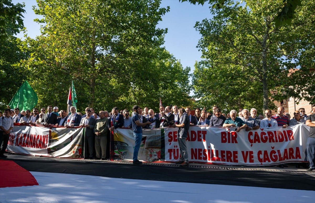 İran'ın başkenti Tahran'da suikasta uğrayan Hamas Siyasi Büro Başkanı İsmail Heniyye için...