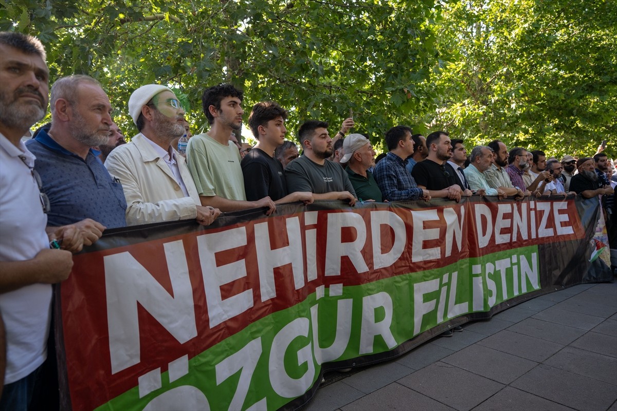 İran'ın başkenti Tahran'da suikasta uğrayan Hamas Siyasi Büro Başkanı İsmail Heniyye için...