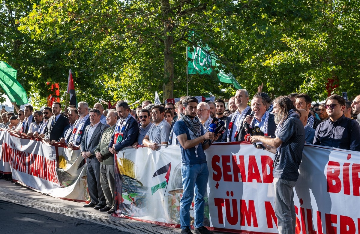 İran'ın başkenti Tahran'da suikasta uğrayan Hamas Siyasi Büro Başkanı İsmail Heniyye için...