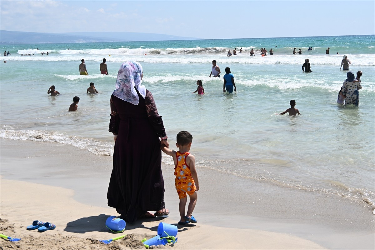 İsrail'in Lübnan'a yönelik artan saldırı tehdidine rağmen sınırdaki çatışma bölgesine kısa bir...