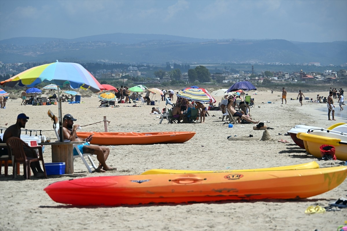 İsrail'in Lübnan'a yönelik artan saldırı tehdidine rağmen sınırdaki çatışma bölgesine kısa bir...