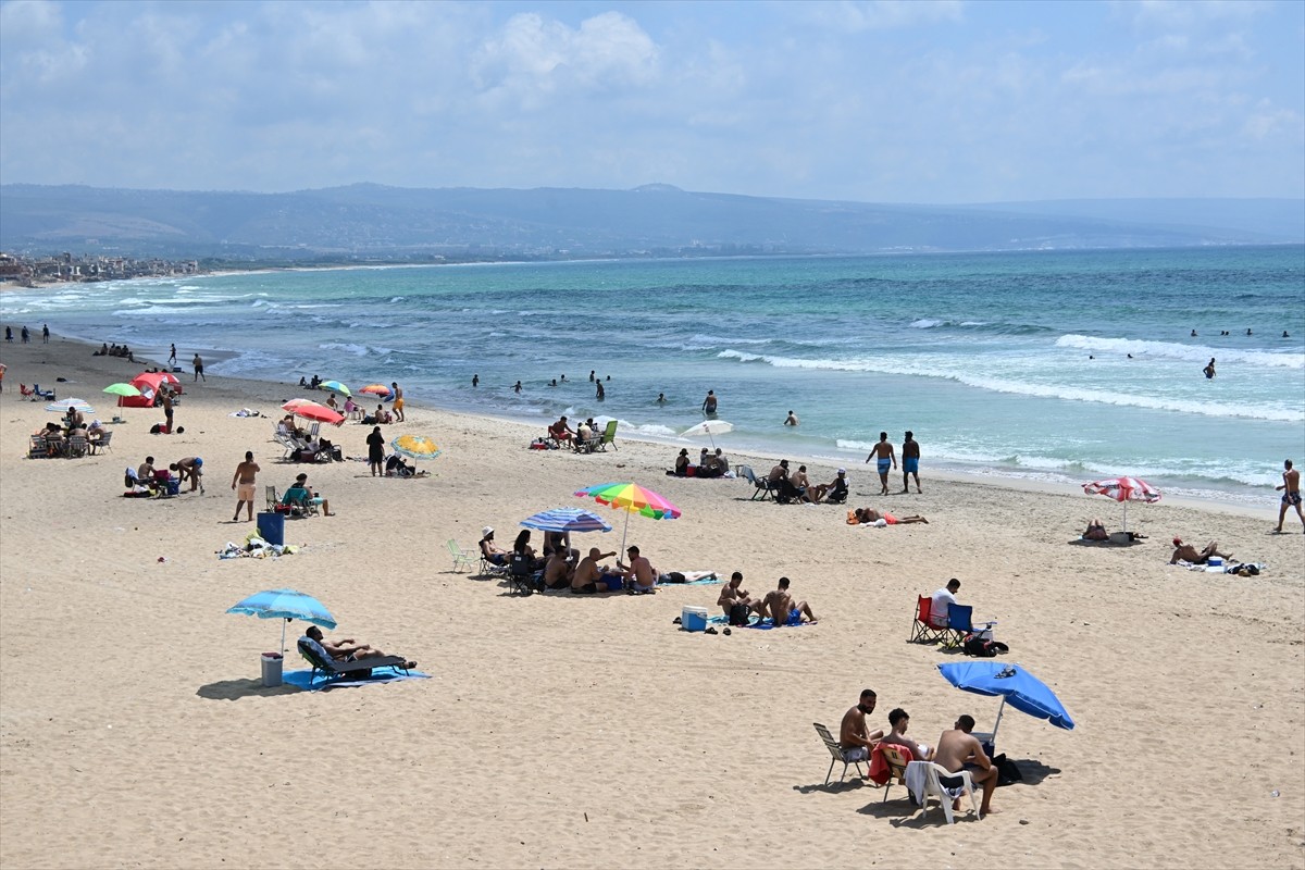 İsrail'in Lübnan'a yönelik artan saldırı tehdidine rağmen sınırdaki çatışma bölgesine kısa bir...