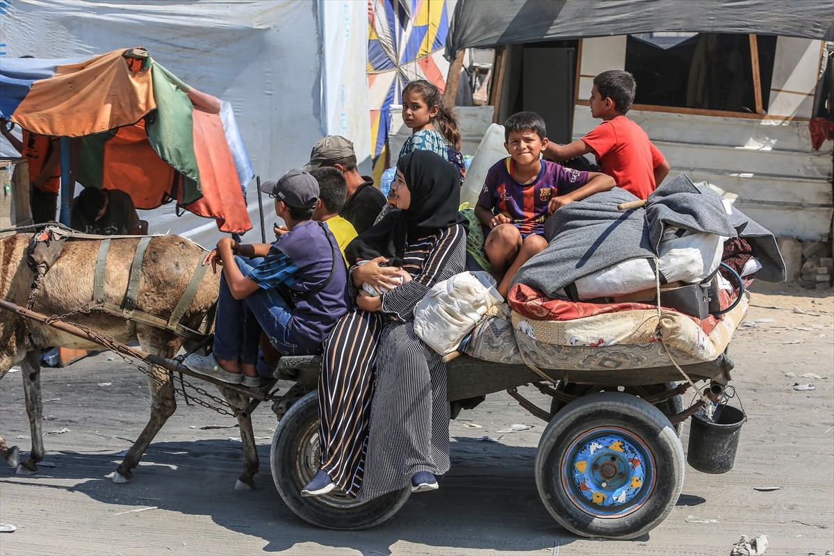 İsrail, 7 Ekim'den bu yana saldırılarını sürdürdüğü Gazze Şeridi'nde daha önce "güvenli" ilan...