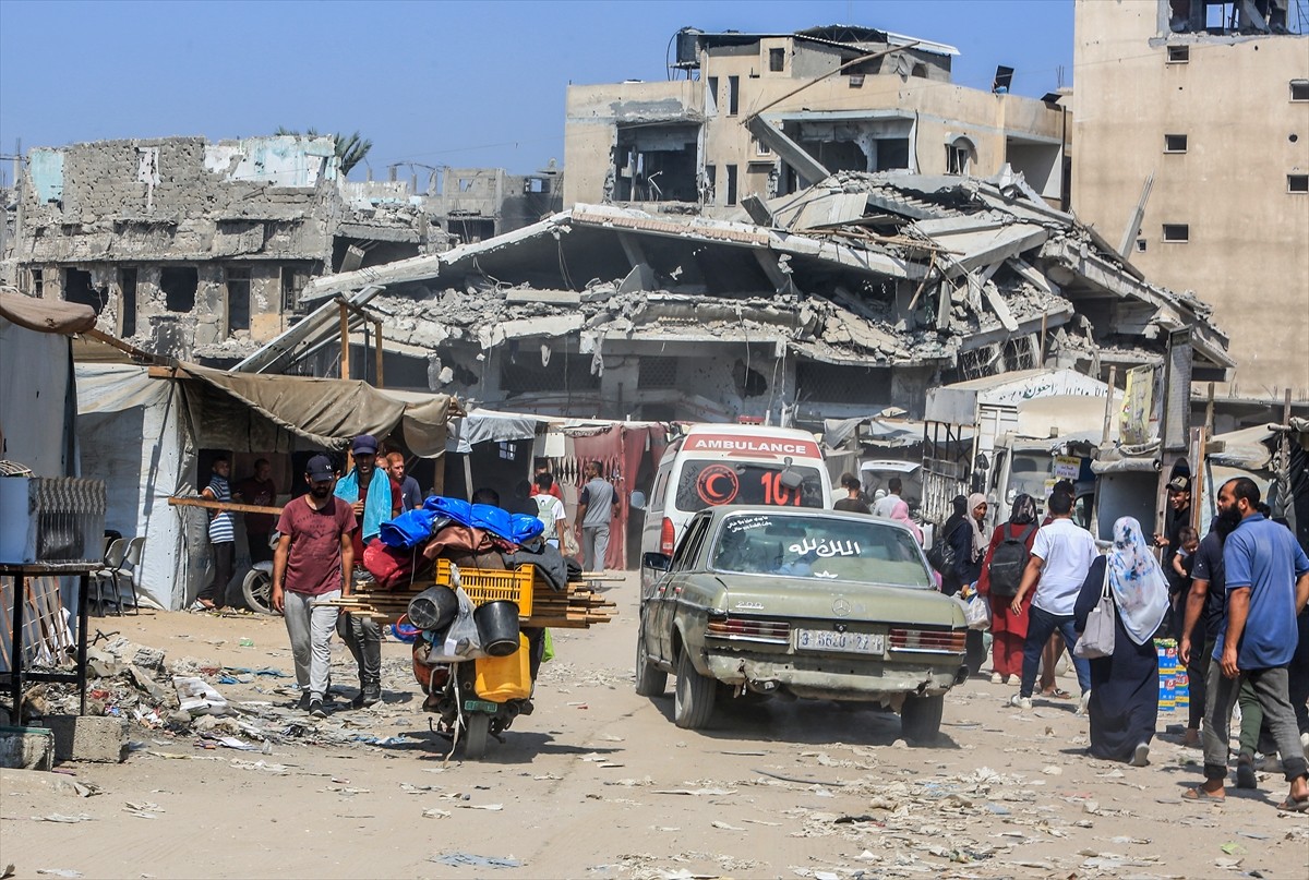 İsrail, 7 Ekim'den bu yana saldırılarını sürdürdüğü Gazze Şeridi'nde daha önce "güvenli" ilan...
