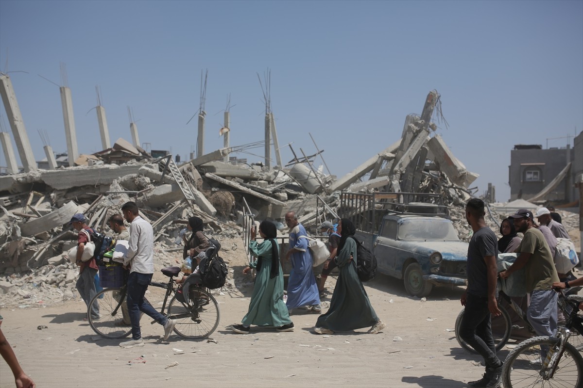 İsrail, 7 Ekim'den bu yana saldırılarını sürdürdüğü Gazze Şeridi'nde daha önce "güvenli" ilan...