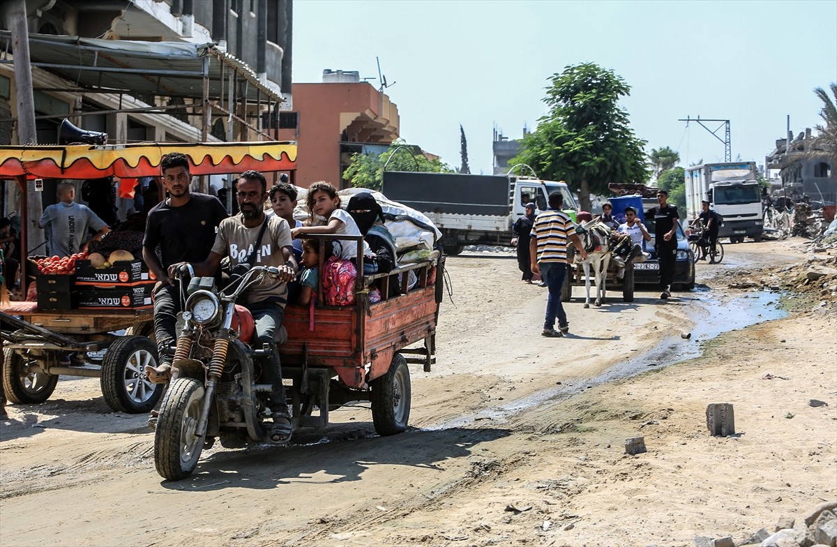 İsrail, 7 Ekim'den bu yana saldırılarını sürdürdüğü Gazze Şeridi'nde daha önce "güvenli" ilan...
