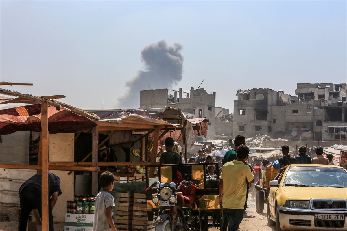 İsrail, 7 Ekim'den bu yana saldırılarını sürdürdüğü Gazze Şeridi'nde daha önce "güvenli" ilan...