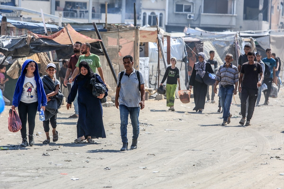 İsrail, 7 Ekim'den bu yana saldırılarını sürdürdüğü Gazze Şeridi'nde daha önce "güvenli" ilan...