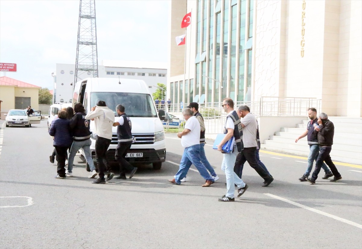 Kars'ın Arpaçay ilçesinde düzenlenen "Taksi-1" fuhuş operasyonunda 12 kişi gözaltına alındı....