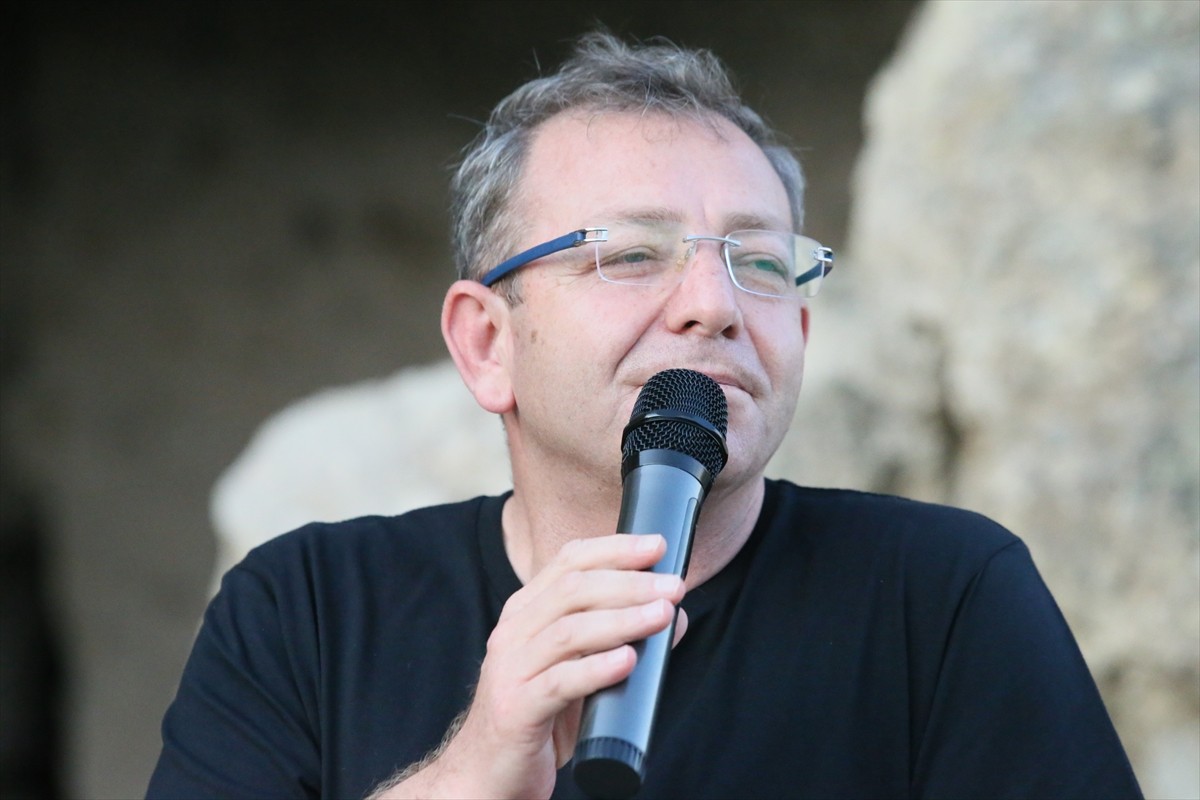 Kars'taki, UNESCO Dünya Miras Listesi'ndeki Ani Ören Yeri'nde kazı çalışmalarında rastlanan ve...