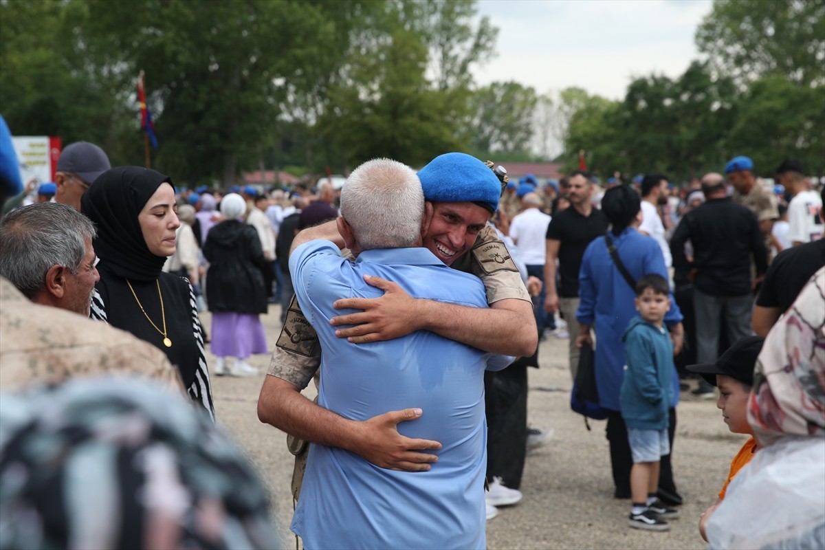 Kastamonu'da, temel eğitimlerini tamamlayan 2 bin 377 uzman erbaş, Jandarma Teşkilatı ile Sahil...