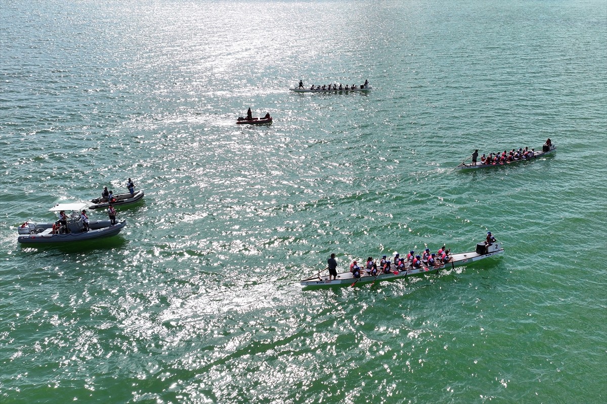 Kayseri'de Yamula Baraj Gölü'nde düzenlenen Dragon Festivali'nin ilk etabı tamamlandı. Kocasinan...