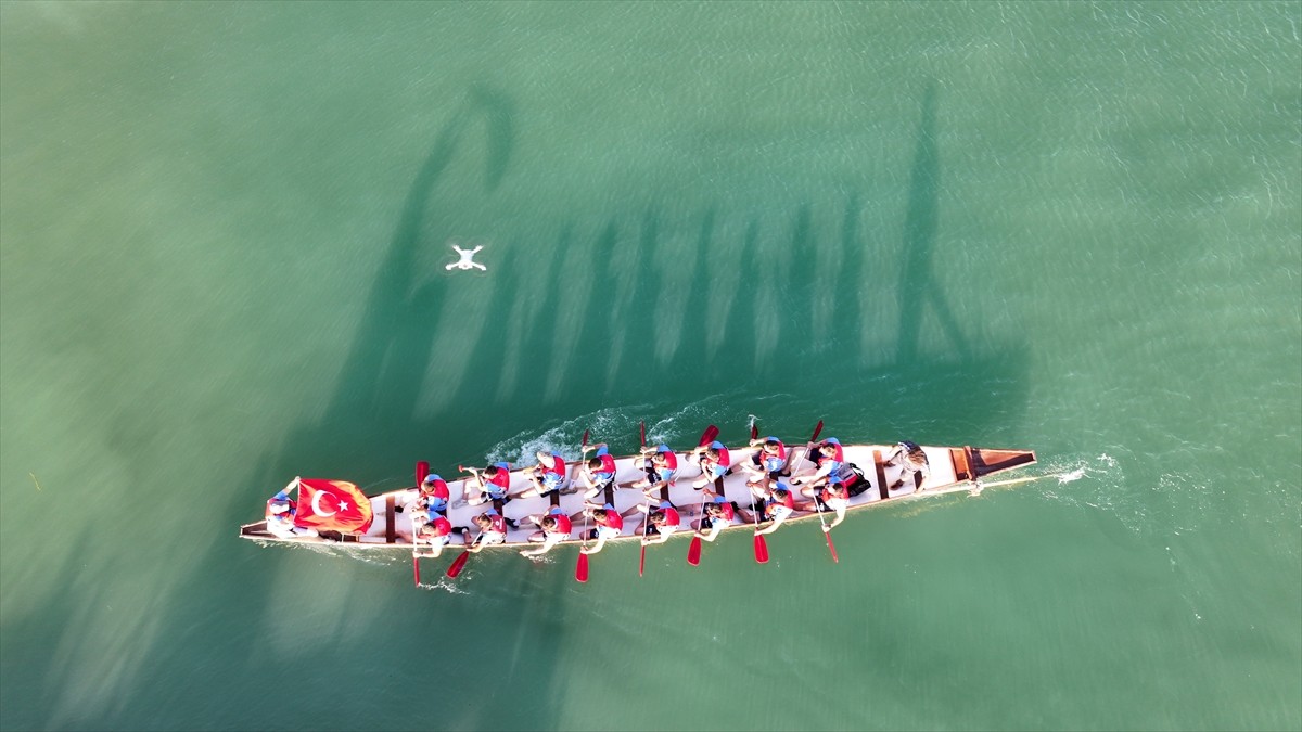 Kayseri'de Yamula Baraj Gölü'nde düzenlenen Dragon Festivali sona erdi. Kocasinan Belediyesi ve...