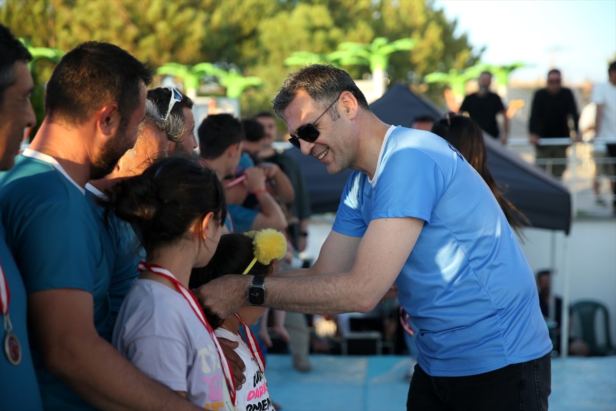 Kayseri'de Yamula Baraj Gölü'nde düzenlenen Dragon Festivali sona erdi. Yarışmada dereceye...