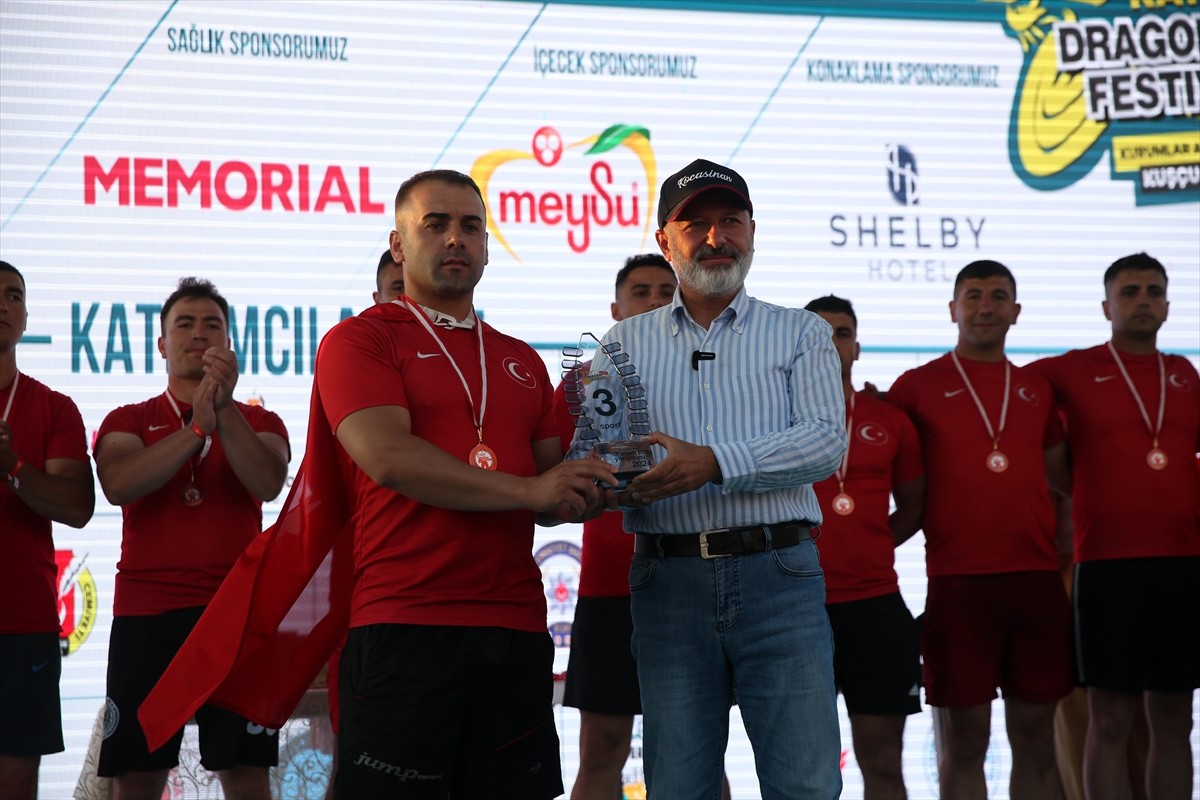 Kayseri'de Yamula Baraj Gölü'nde düzenlenen Dragon Festivali sona erdi. Yarışmada dereceye...