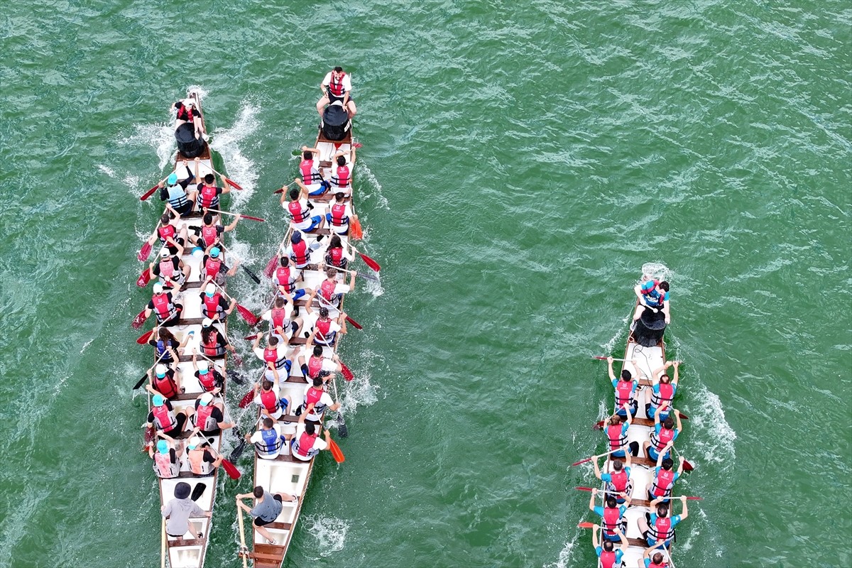 Kayseri'de Yamula Barajı gölündeki Dragon Festivali seri yarışlarla başladı. Kocasinan Belediyesi...