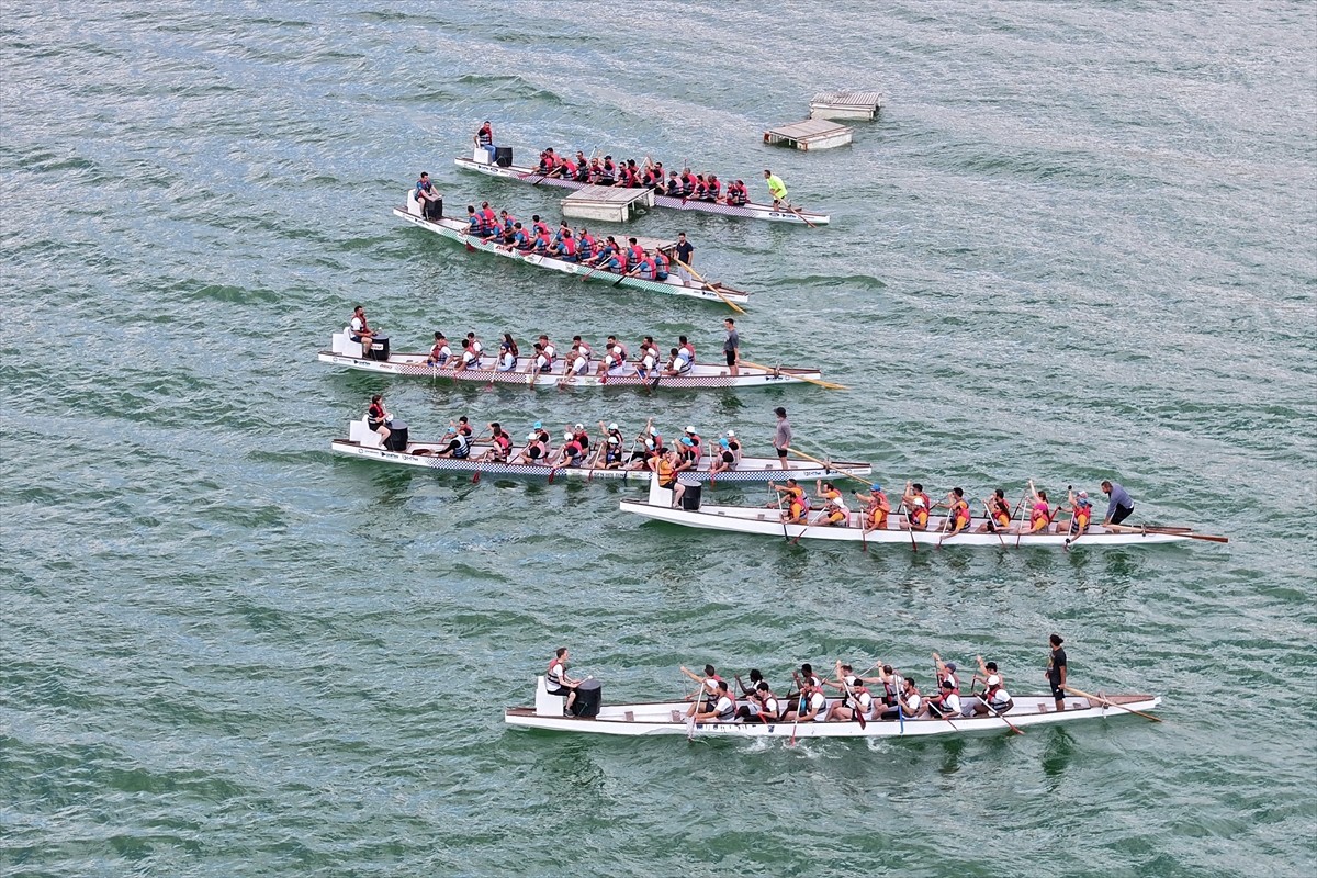 Kayseri'de Yamula Barajı gölündeki Dragon Festivali seri yarışlarla başladı. Kocasinan Belediyesi...