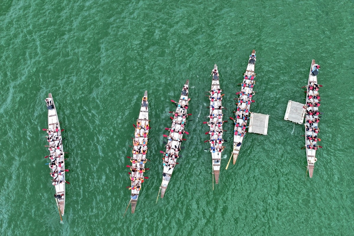 Kayseri'de Yamula Barajı gölündeki Dragon Festivali seri yarışlarla başladı. Kocasinan Belediyesi...