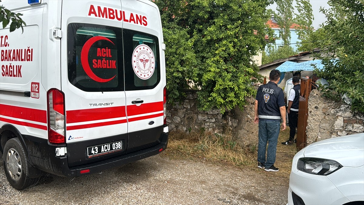 Kütahya'nın Çavdarhisar ilçesinde bir baba ile engelli kızı ölü olarak bulundu.   