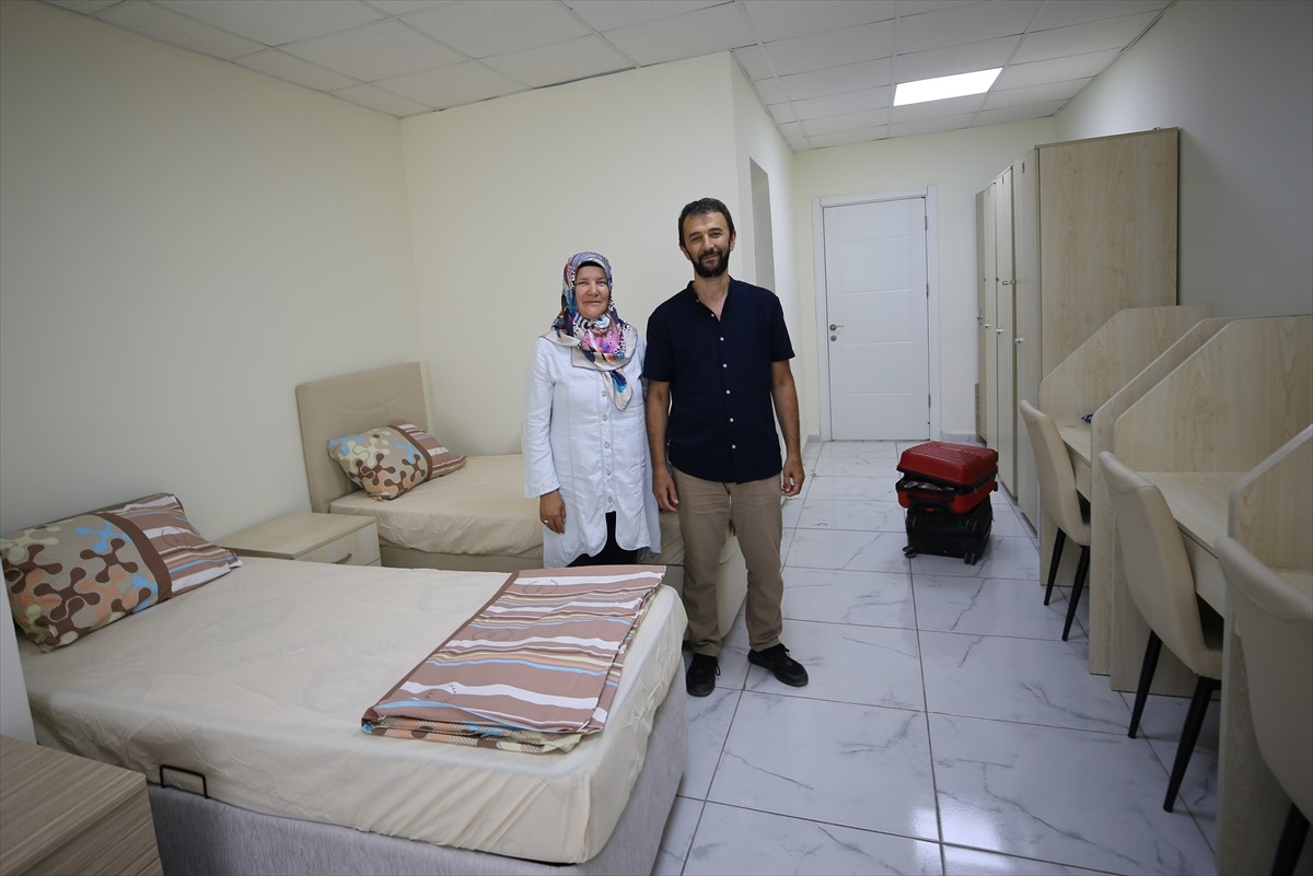 Mardin'de Gençlik ve Spor Bakanlığına bağlı yurtlarda misafir edilen emekliler kentin tarihi ve...