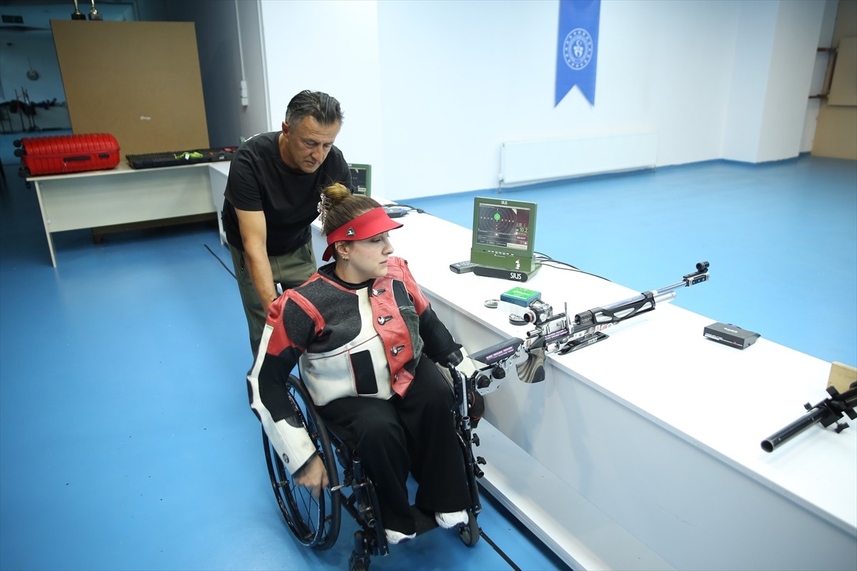 Milli paralimpik atıcı Çağla Baş, Paris 2024 Paralimpik Oyunları'ndan madalyayla dönmeyi...