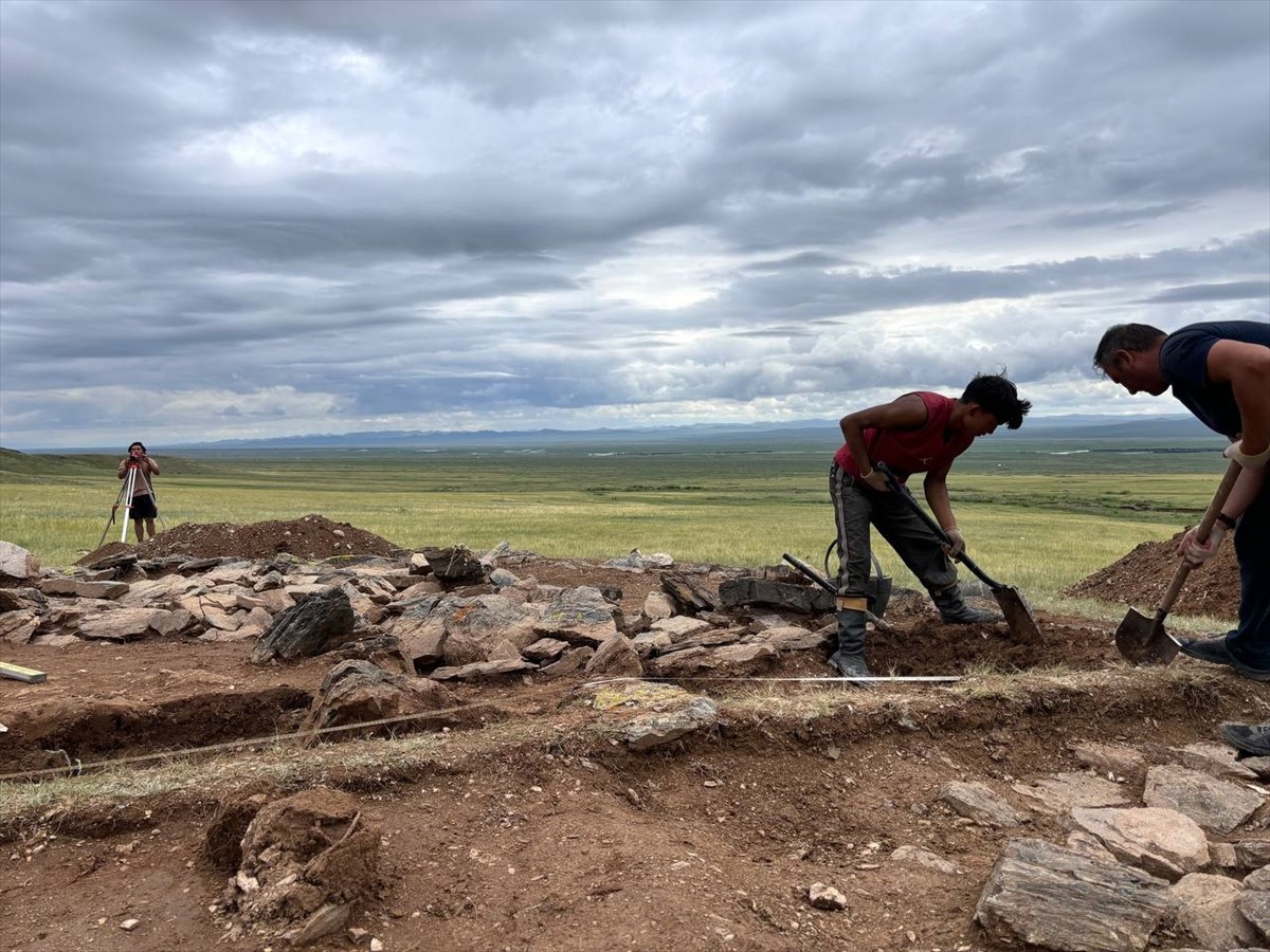Moğolistan Kültür ve Sanat Üniversitesi ile İstanbul Üniversitesi işbirliğinde konar göçerlerin...