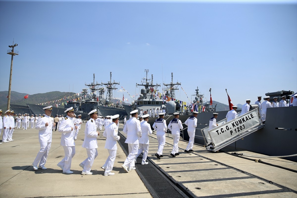 Muğla'nın Marmaris ilçesindeki Aksaz Deniz Üssü'nde, TCG Kuşadası ve TCG Kumkale gemilerinin Katar...