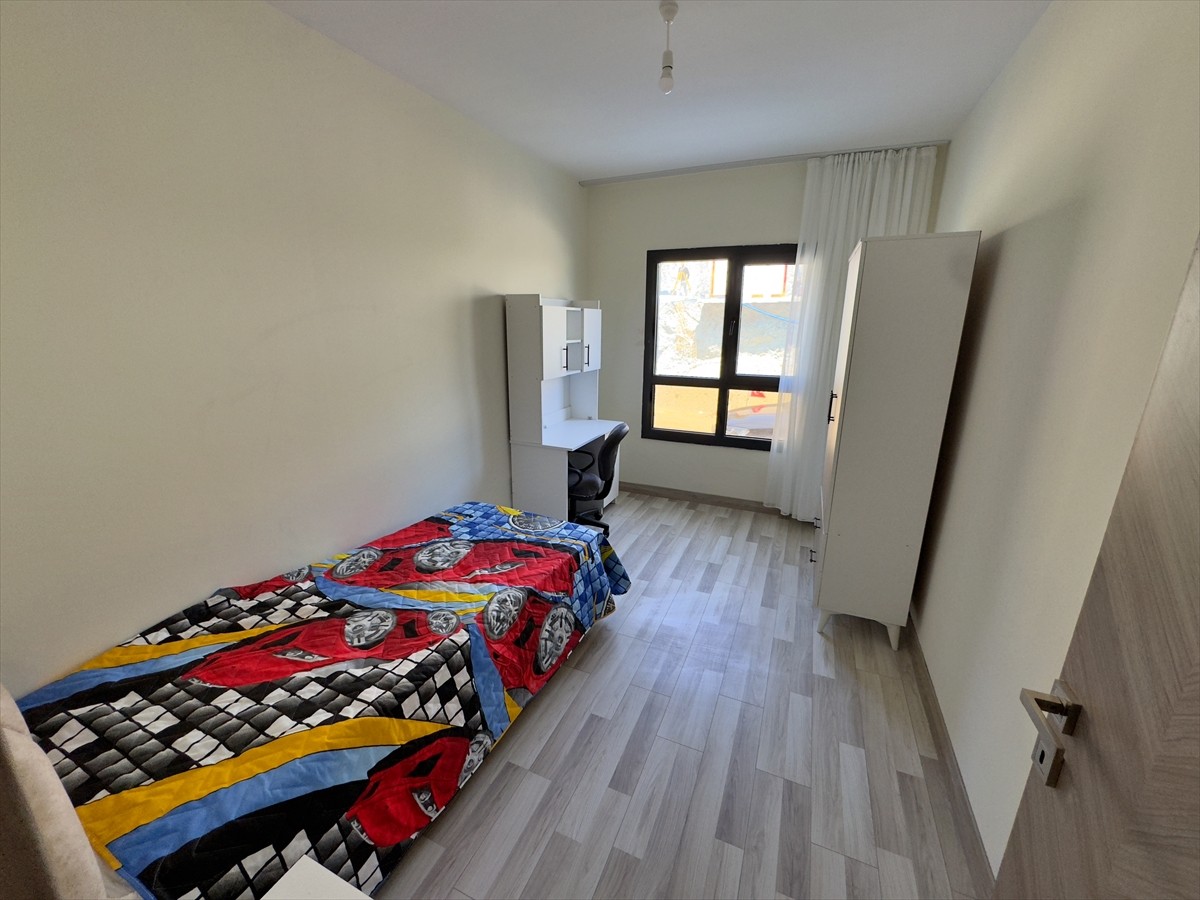 Osmaniye'nin Bahçe ilçesinde, Kahramanmaraş merkezli 6 Şubat 2023'teki depremlerden etkilenenler...