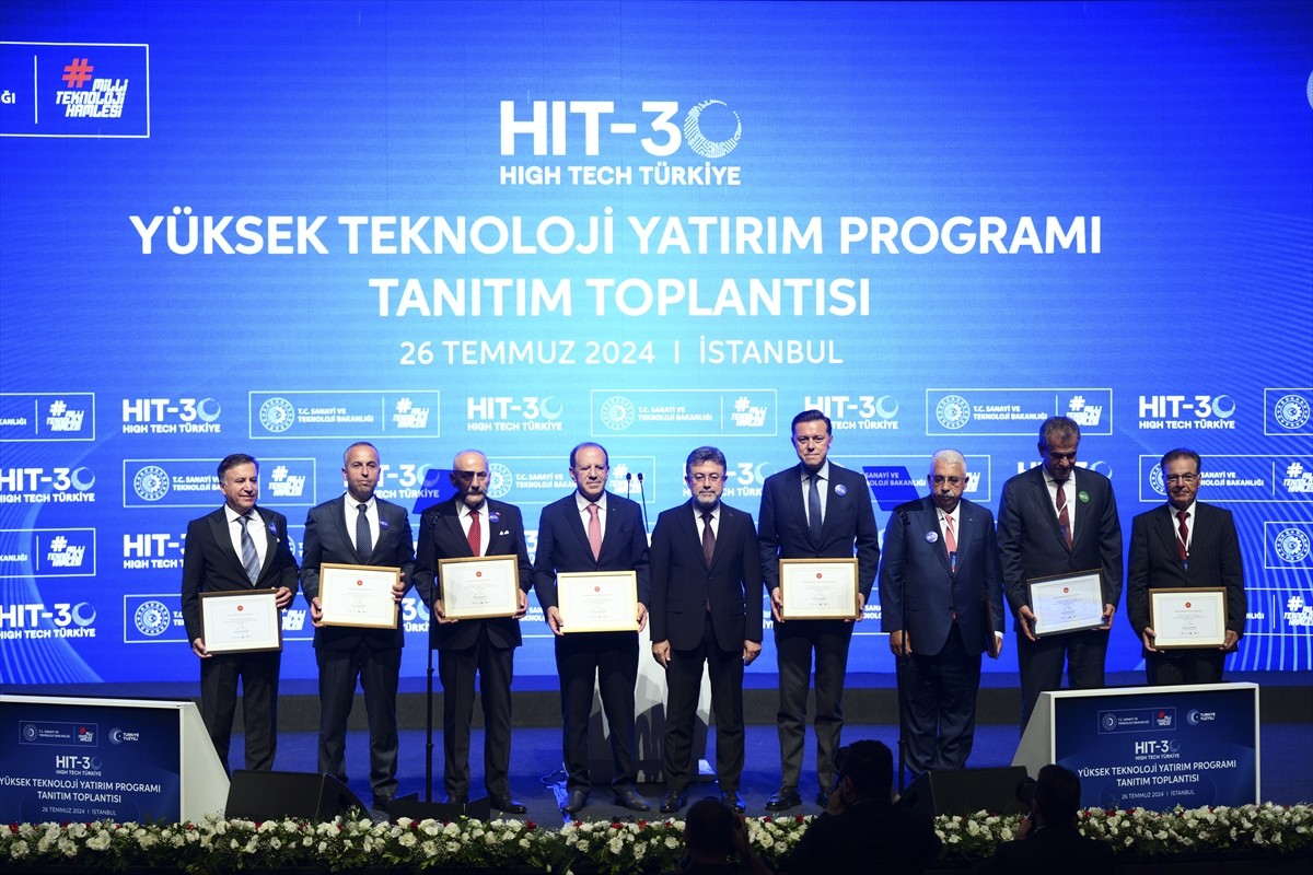 Sanayi ve Teknoloji Bakanı Mehmet Fatih Kacır, Atatürk Kültür Merkezi'nde 'HIT-30 Yüksek Teknoloji...