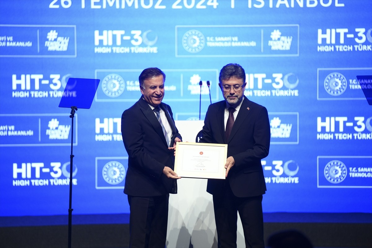 Sanayi ve Teknoloji Bakanı Mehmet Fatih Kacır, Atatürk Kültür Merkezi'nde 'HIT-30 Yüksek Teknoloji...