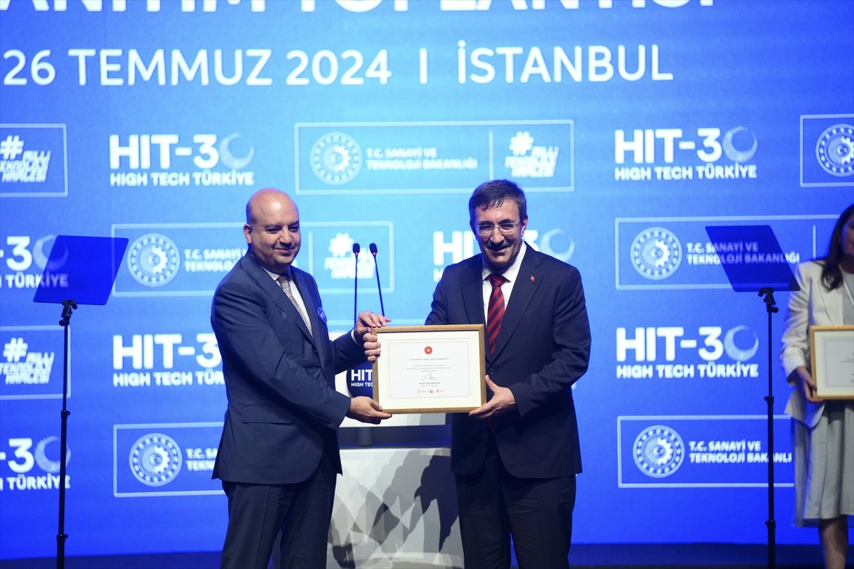 Sanayi ve Teknoloji Bakanı Mehmet Fatih Kacır, Atatürk Kültür Merkezi'nde 'HIT-30 Yüksek Teknoloji...