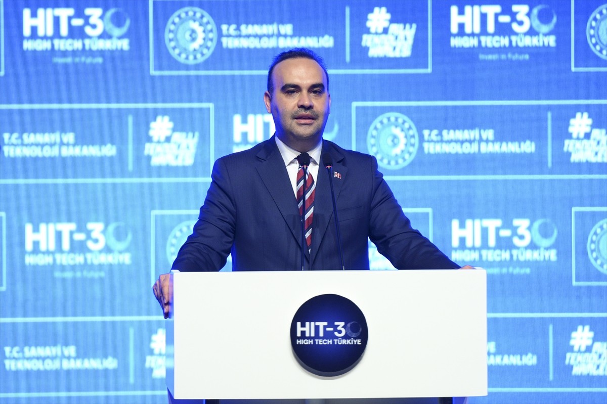 Sanayi ve Teknoloji Bakanı Mehmet Fatih Kacır, Atatürk Kültür Merkezi'nde 'HIT-30 Yüksek Teknoloji...
