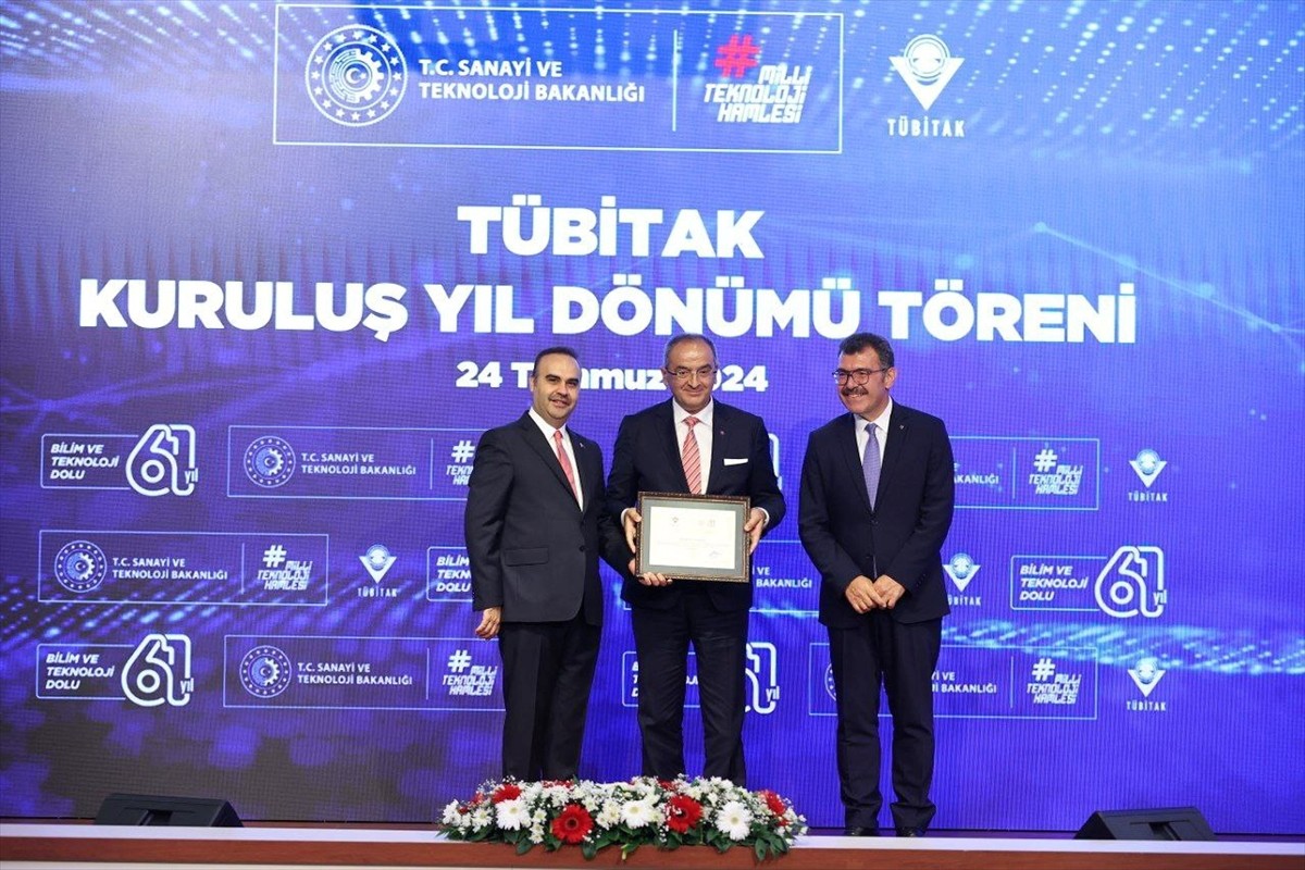 Sanayi ve Teknoloji Bakanı Mehmet Fatih Kacır, TÜBİTAK Başkanlık Binası Feza Gürsey Toplantı...