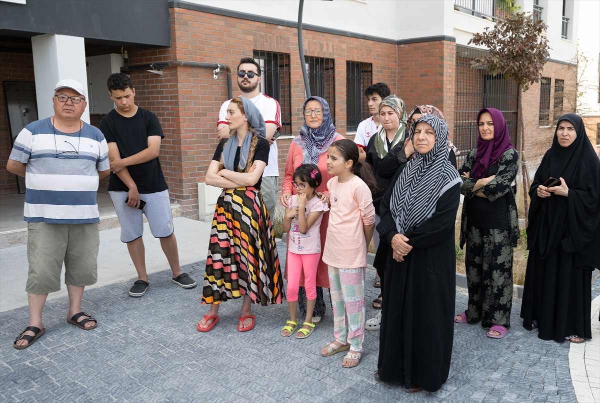 Sincan'a bağlı Saraycık Mahallesi'nde 5 gündür süregelen su kesintisi mahalle sakinlerini mağdur...