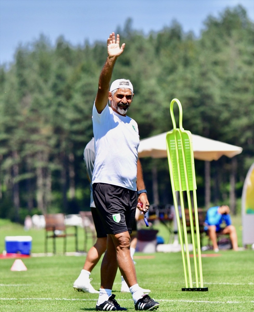 Süper Lig'in yeni ekiplerinden Bodrum FK, yeni sezon hazırlıklarına Düzce'deki Serkan Acar Topuk...
