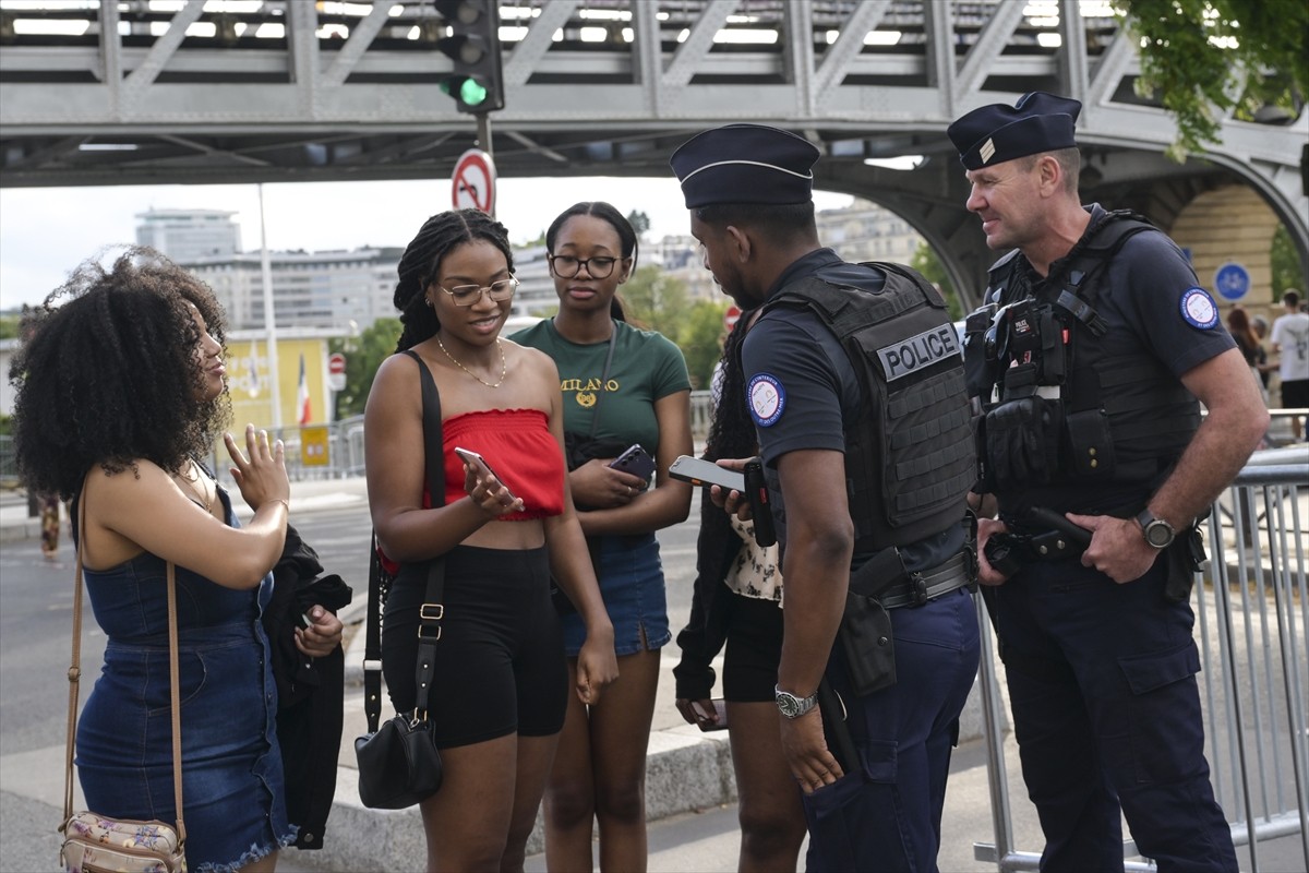 Tarihteki 33. olimpiyatlara ev sahipliği yapacak Fransa'nın başkenti Paris'te hazırlıklar son...