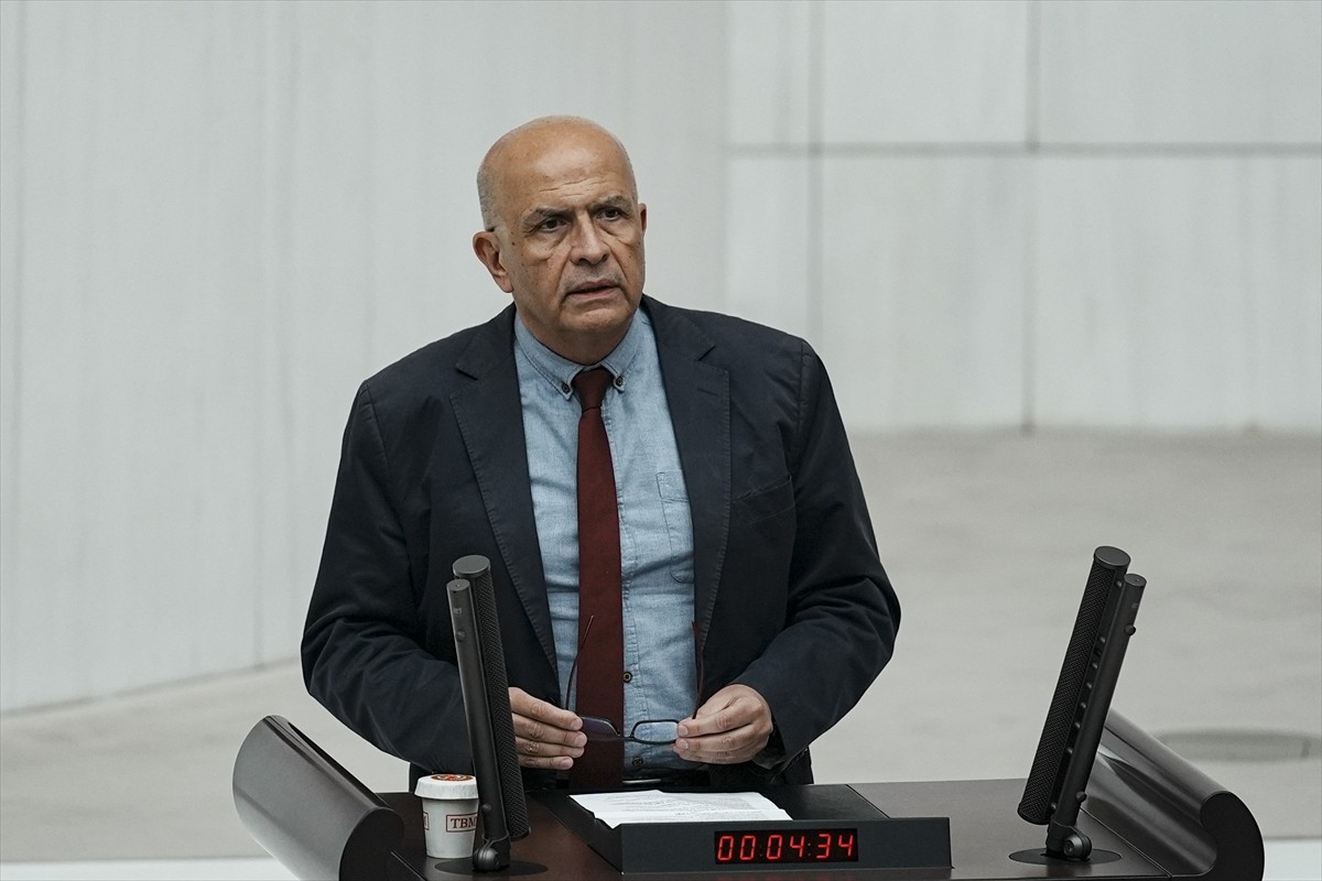 TBMM Genel Kurulu, Meclis Başkanvekili Bekir Bozdağ başkanlığında toplandı. TBMM Başkanvekili...